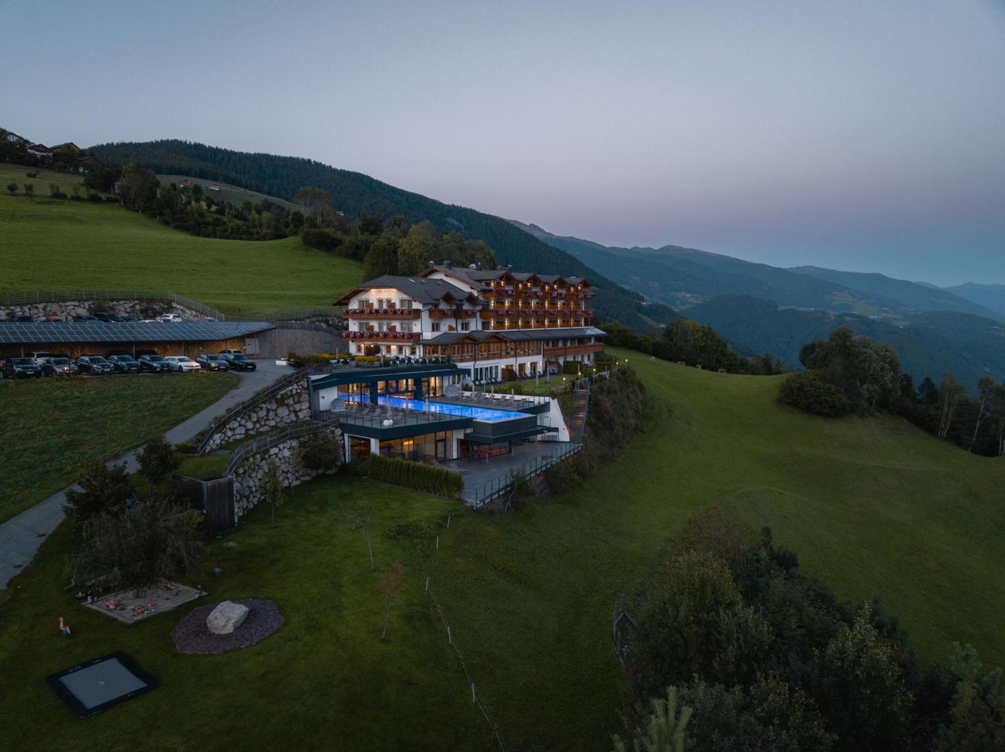 Panoramahotel Huberhof Maranza Extérieur photo