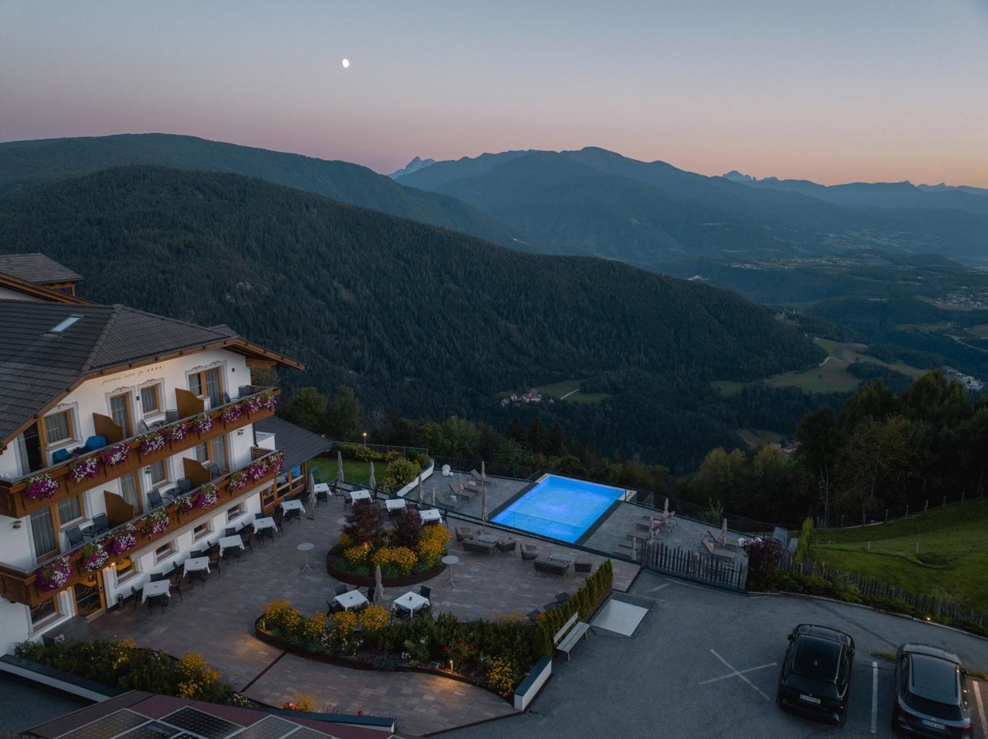 Panoramahotel Huberhof Maranza Extérieur photo